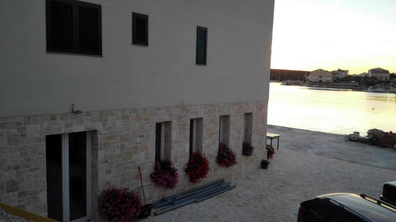 Stara Kuca Apartments Šimuni Exterior foto
