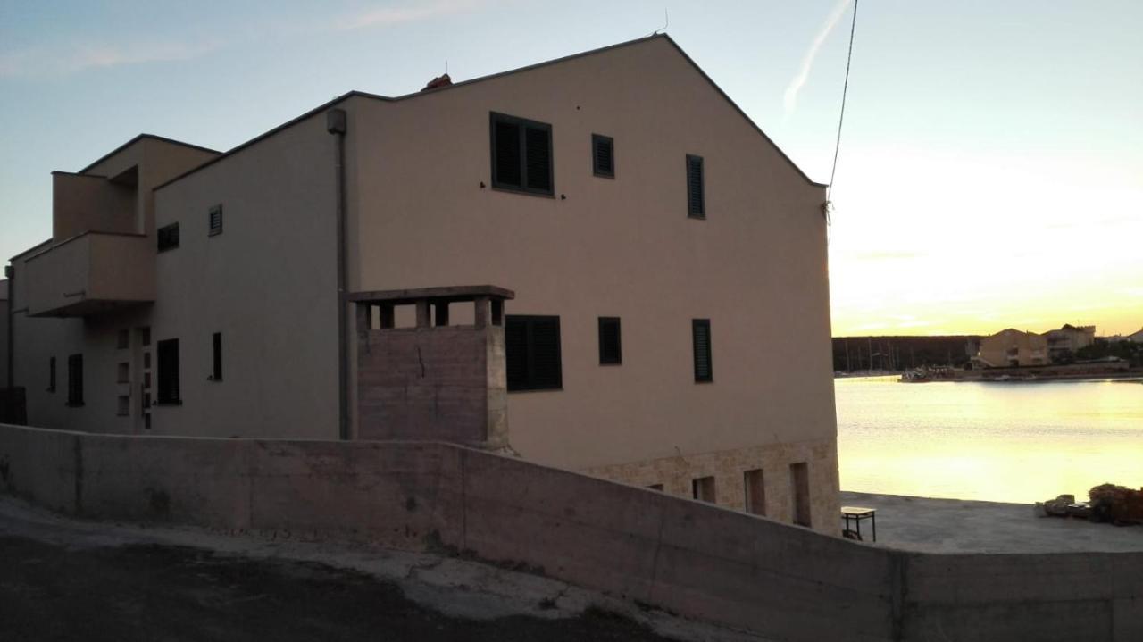 Stara Kuca Apartments Šimuni Exterior foto